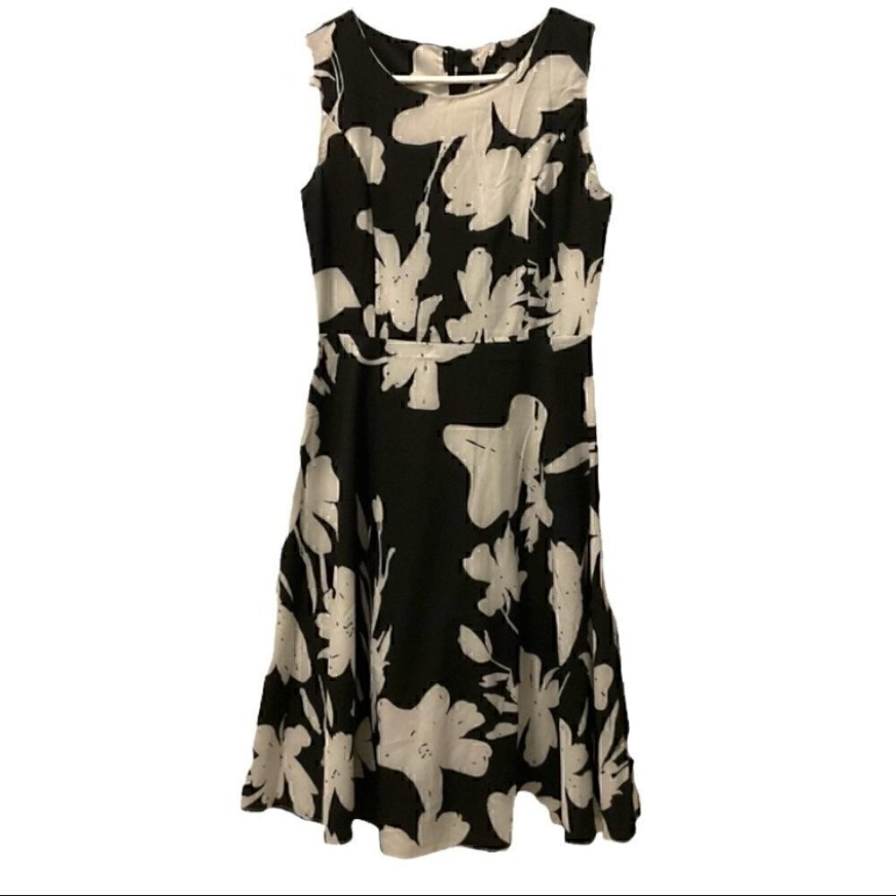 Pretty Black and White floral print Dress